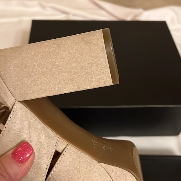 Naturalizer Sandals - Picture 3 of 6